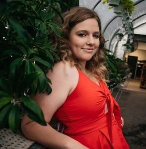 Meet your Posher, Elissa